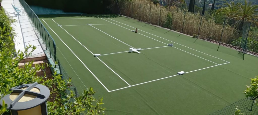 Construction d'un terrain de tennis à Toulon
