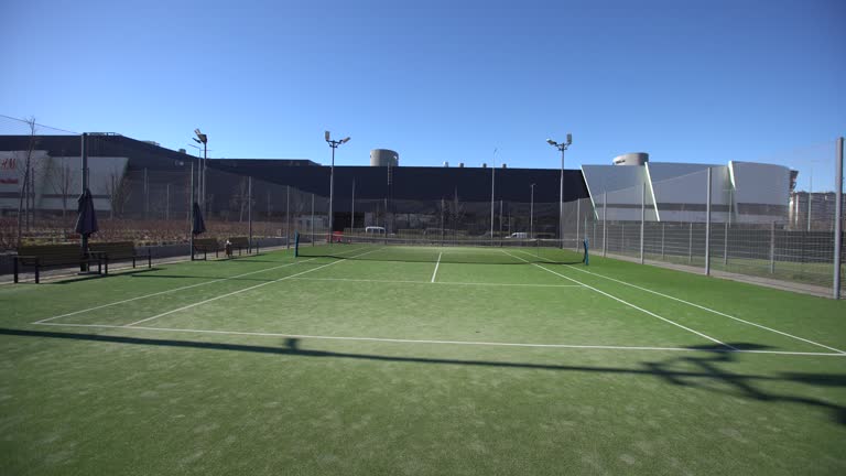 Construction d'un court de tennis en béton poreux à Nice