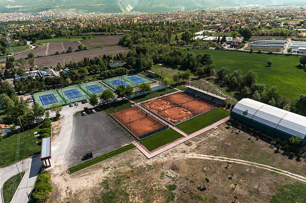 Construction d'un court de tennis en béton poreux à Nice